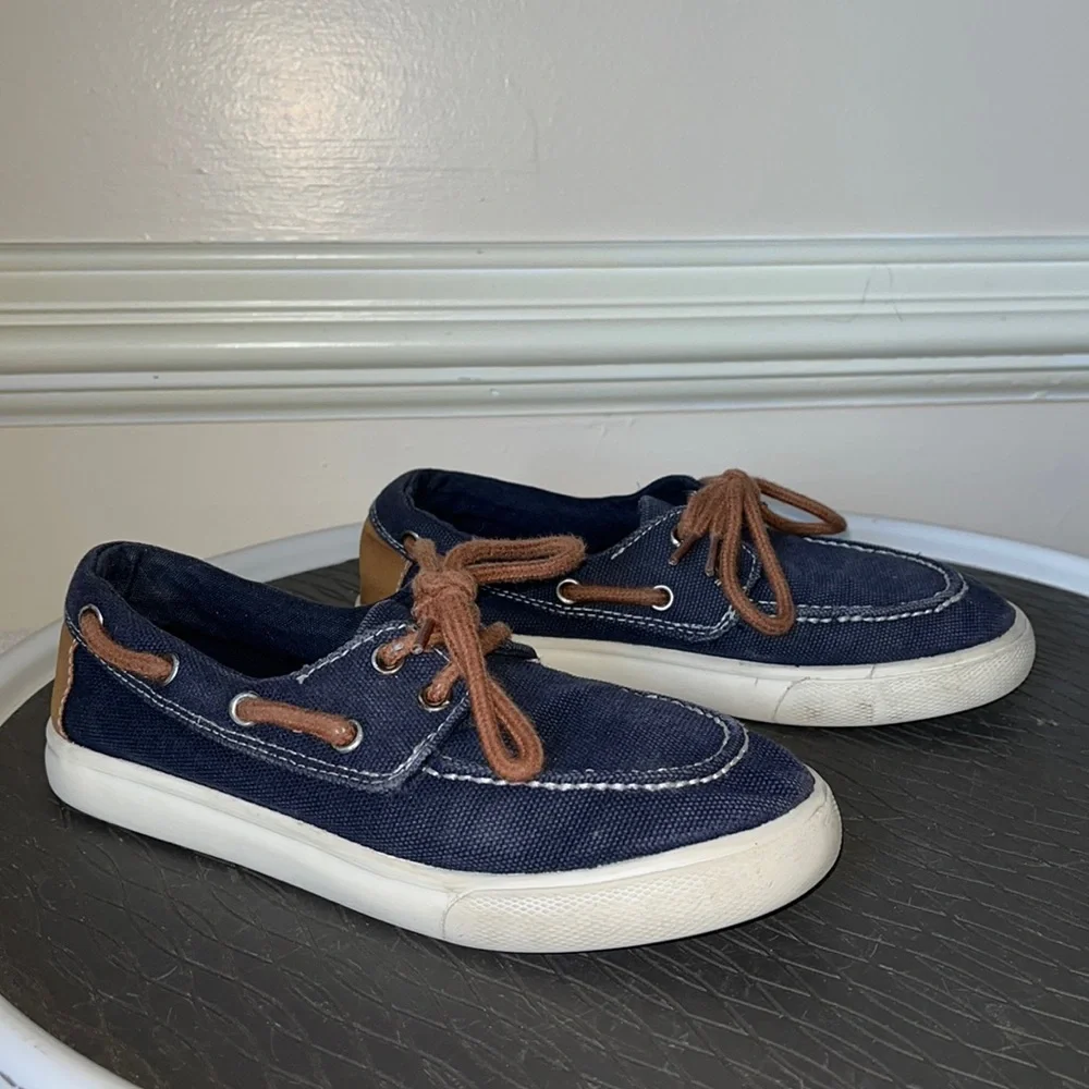 Cat & Jack Boy slip on Boat shoes size 1
